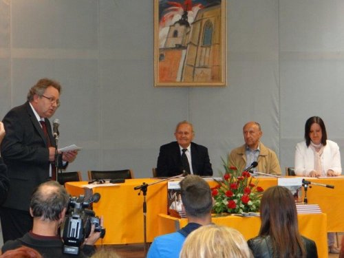 Govori g. PRIMOŽ HEING